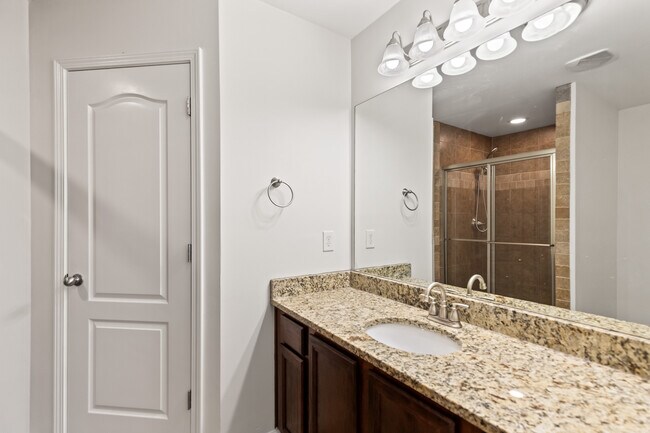 Master Bathroom - 827 Berkshire Ct