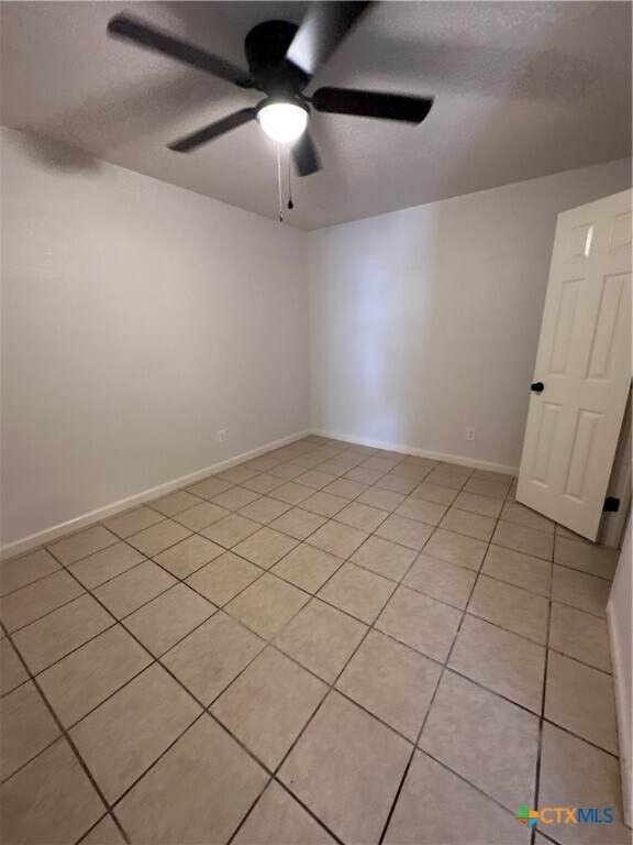 Building Photo - 1202 Urbantke Ct