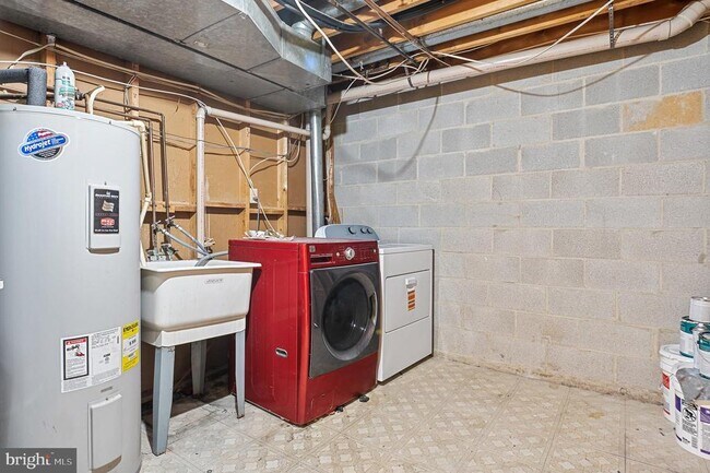 Building Photo - 10661 High Beam Ct