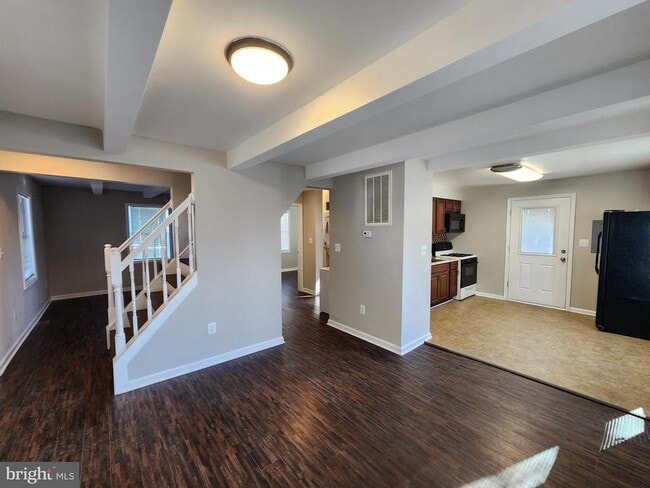 Building Photo - 1737 Eastern Blvd