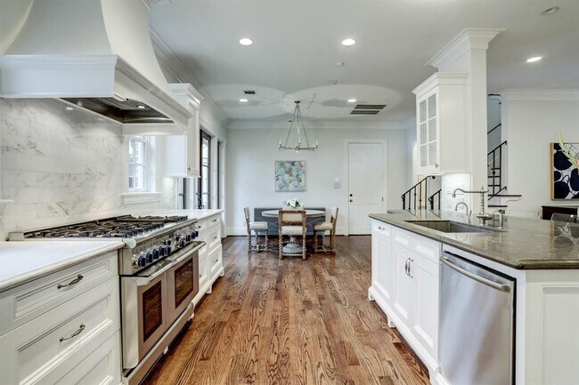 Building Photo - 2435 Stanmore Dr