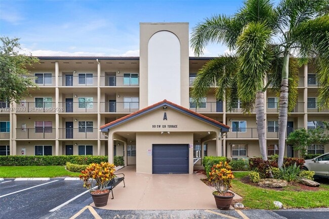 Building Photo - 901 SW 128th Terrace