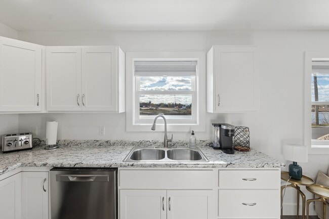 Building Photo - 504 W Prospect St