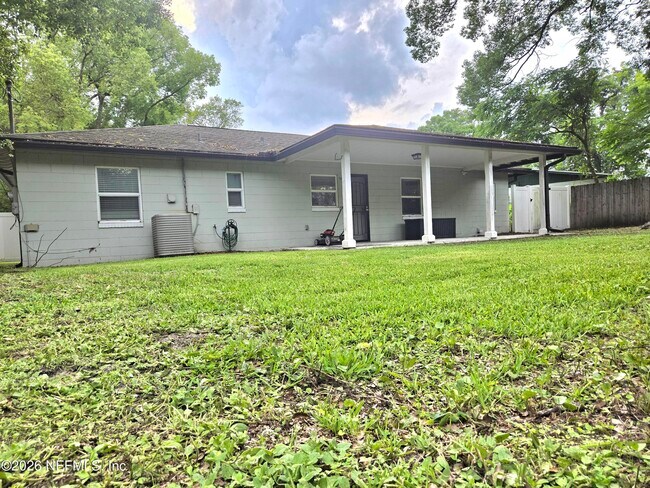 Building Photo - 615 Luna Ct