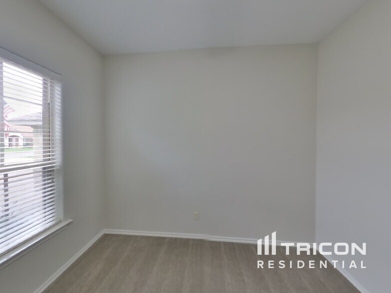 Building Photo - 3107 White Horse Ct