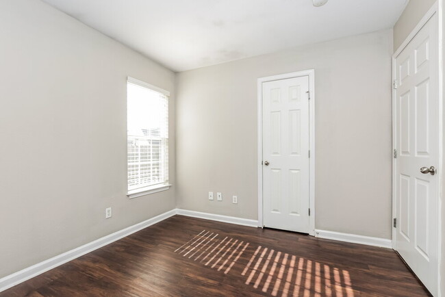 Building Photo - 147 Howard Woody Dr