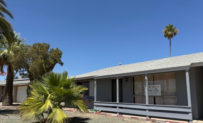 Building Photo - 12235 N Cherry Hills Dr W