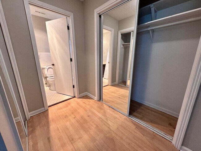 Building Photo - 5604 Fairlane Cove