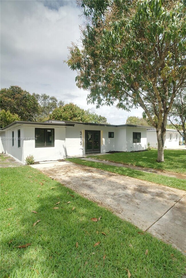 Building Photo - 315 NW 127th St