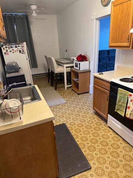 Building Photo - 119 Bridge Ave E