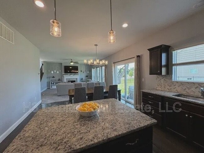 Building Photo - 1401 Miami Ct