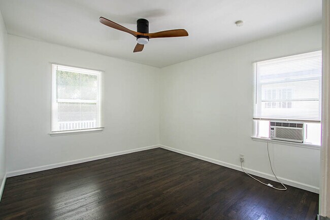 Building Photo - 2835 Pacific Ave