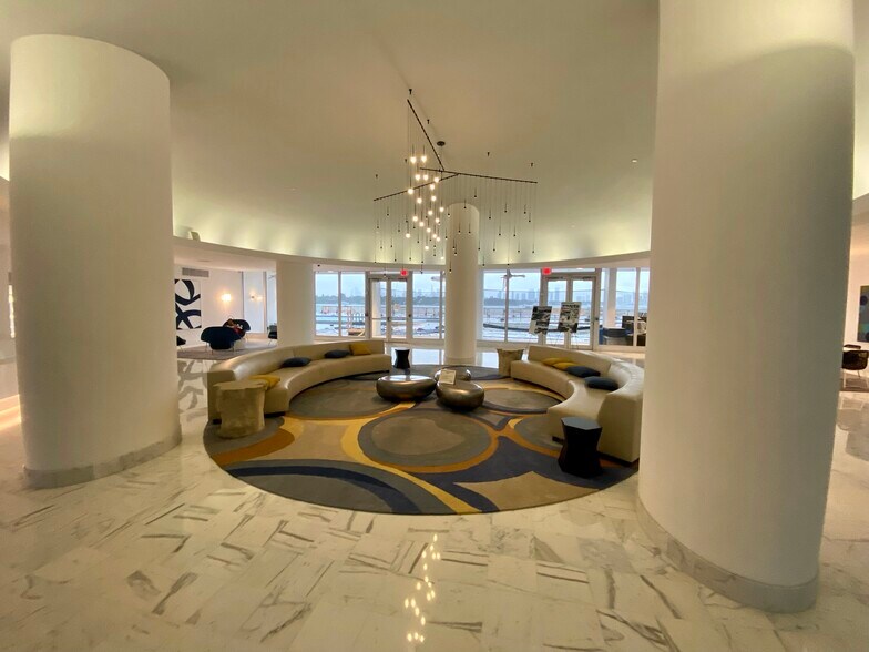 Lobby - 1000 West Ave