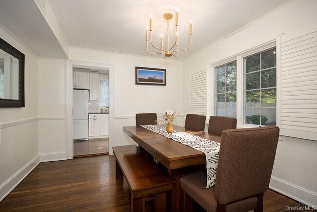 Building Photo - 4 Glenwolde Park