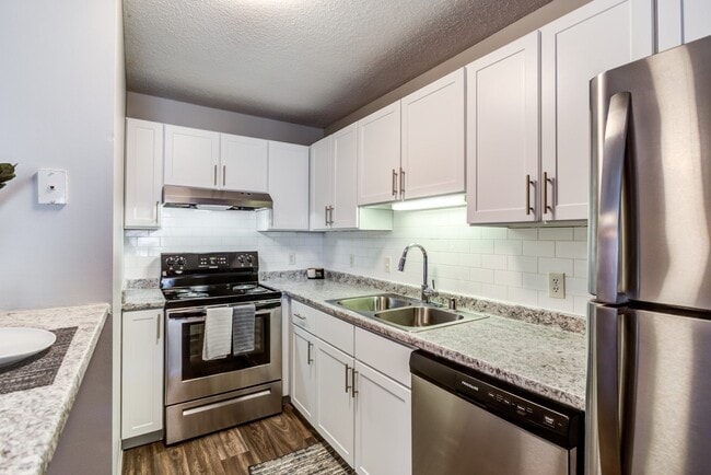 Building Photo - Audenn Apartments