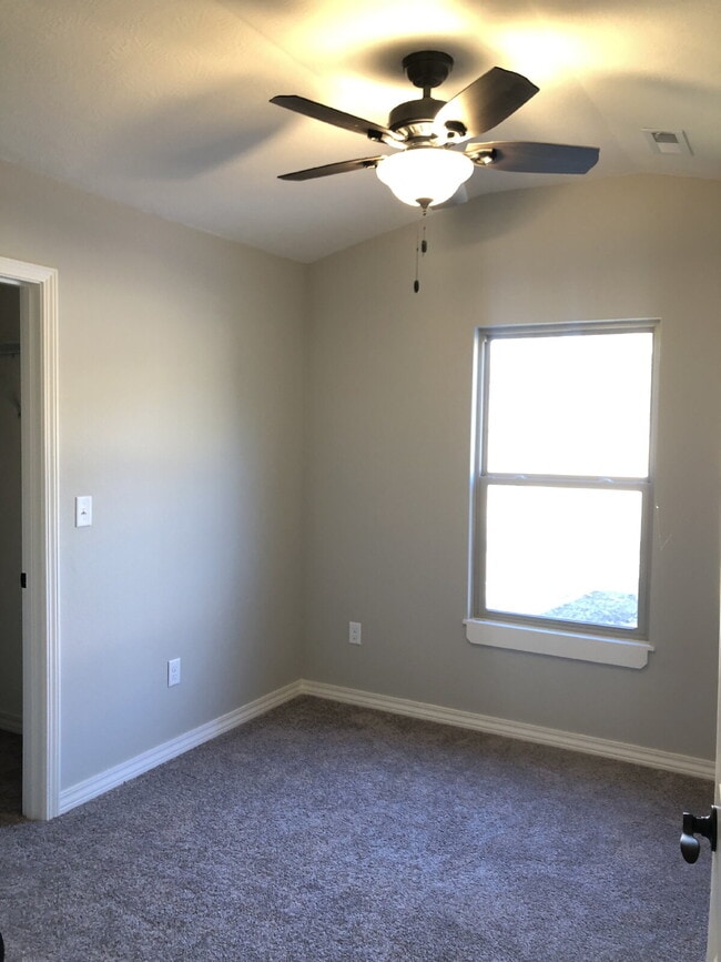 Building Photo - Open living concept- 3BR/2BA with unfinished basement