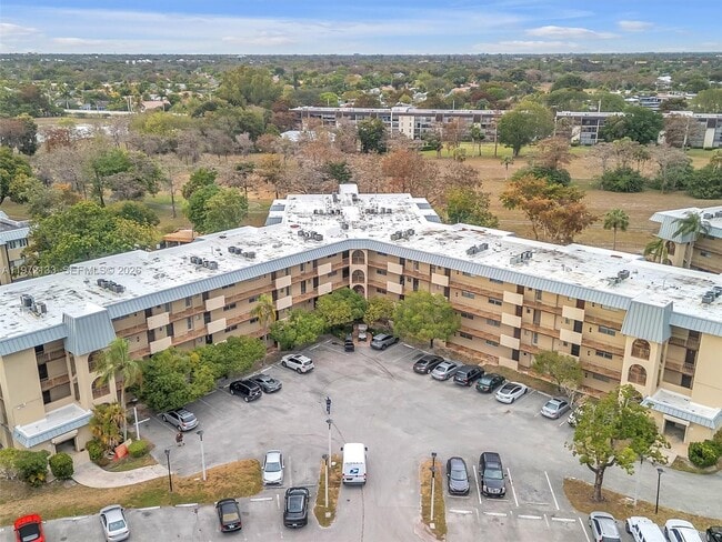 Building Photo - 6201 N Falls Cir Dr