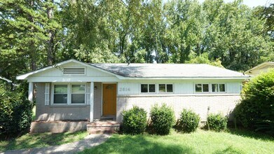 Building Photo - 2614 Golf Course Ln