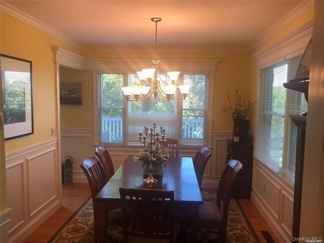 Building Photo - 442 River Rd