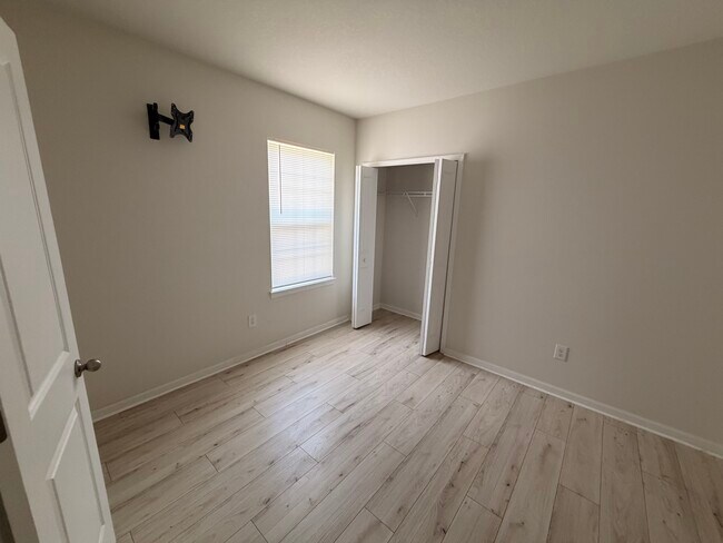 Building Photo - 17930 Turning Leaf Cir