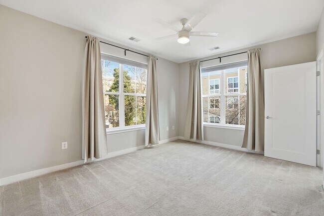 Building Photo - 989 S Buchanan St