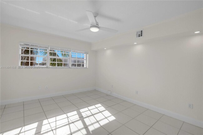 Building Photo - 462 Golden Isles Dr