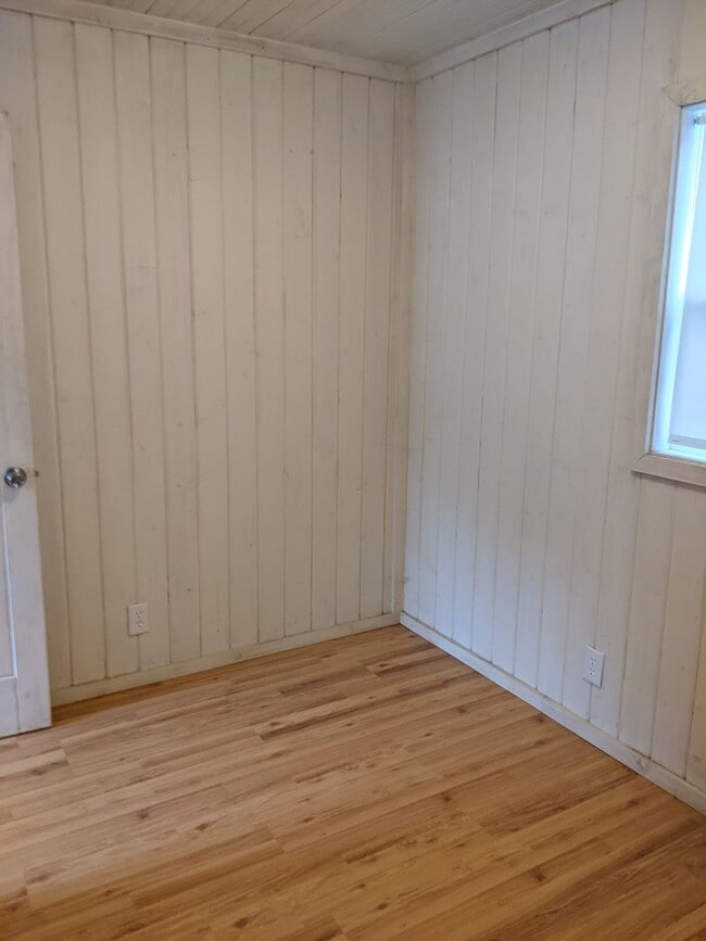 Building Photo - 233 Ice Plant St