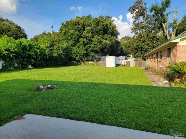 Building Photo - 9610 Bowman Ave