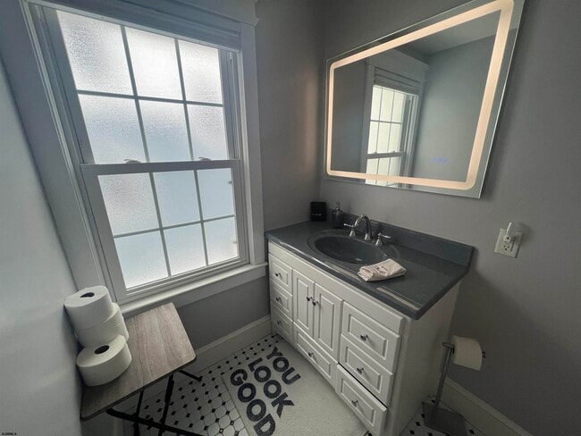 Building Photo - 29 N Hanover Ave