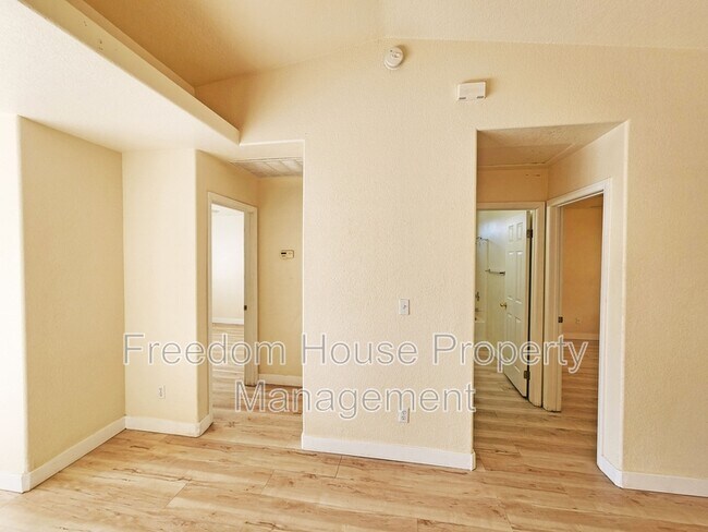 Building Photo - 1081 Marne Ct