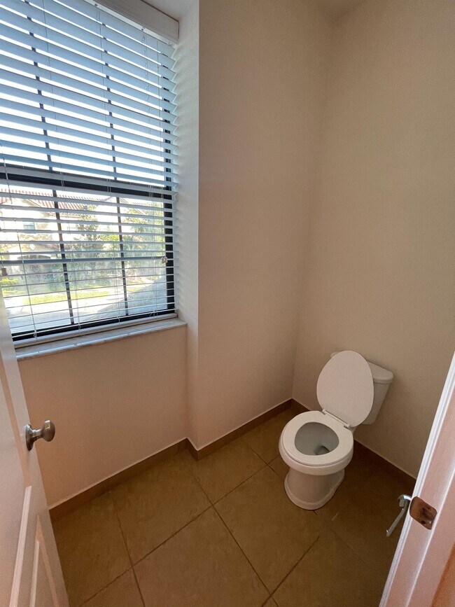 Building Photo - 10132 Eagle Creek Center Blvd