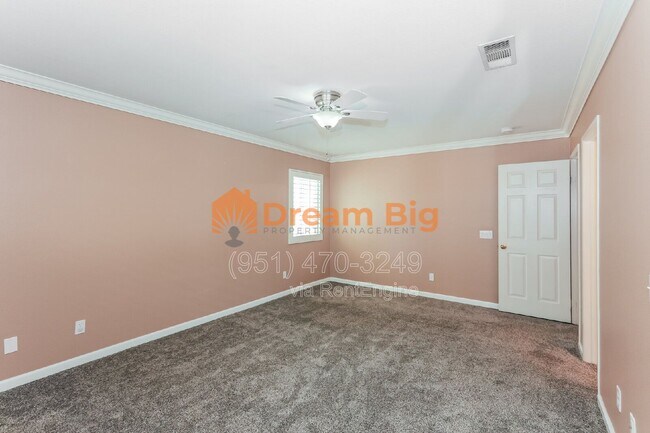 Building Photo - 1493 Evergreen Ave