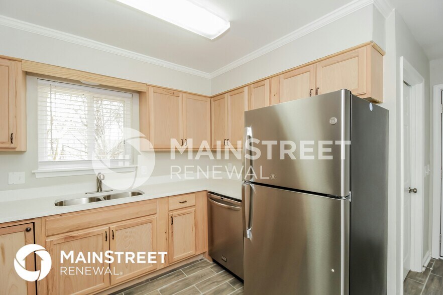 Building Photo - 1238 Lakeview Pkwy