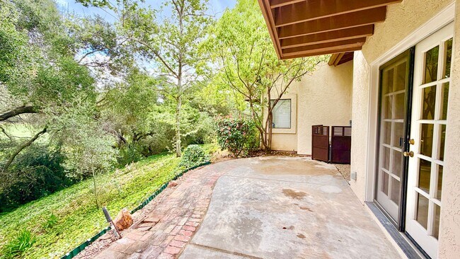 Building Photo - Beautifully Updated Two-Story Townhome on the Pala Mesa Golf Course in Fallbrook!