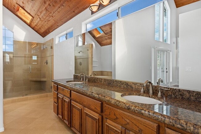 Building Photo - Stunning Carlsbad Executive Home with Ocean Views