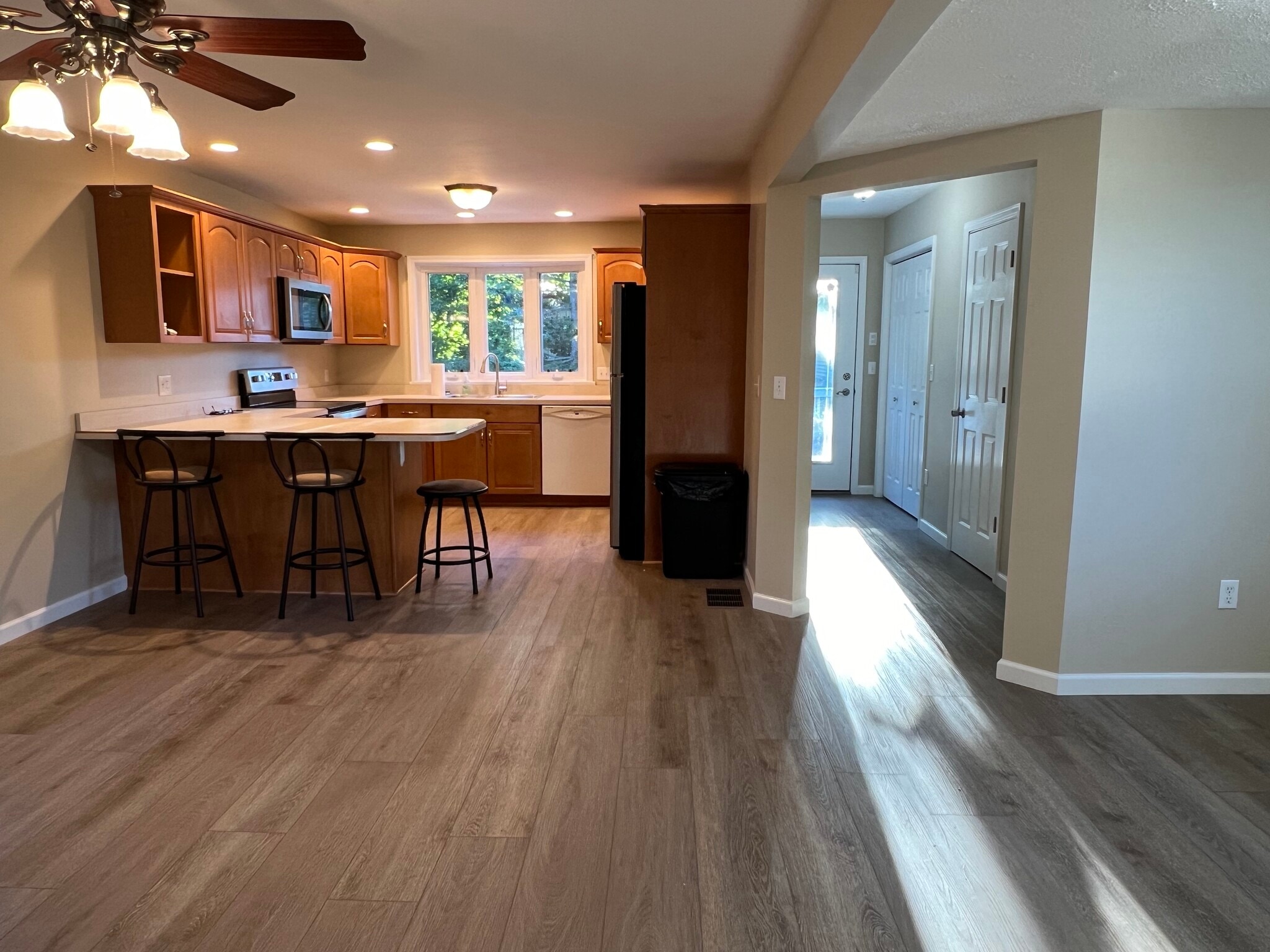 Building Photo - 176 Duer St