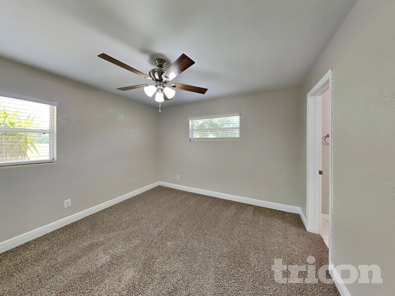 Building Photo - 808 Agnes Dr