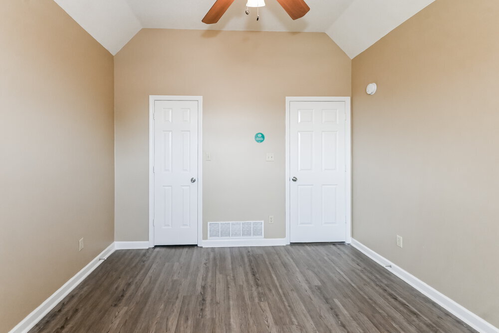 Building Photo - 5905 Kayla Dr