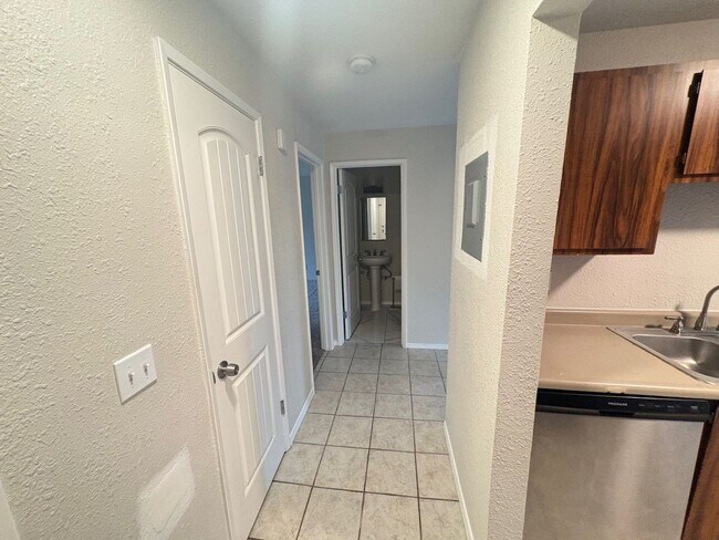 Building Photo - 3895 E Leonesio Dr