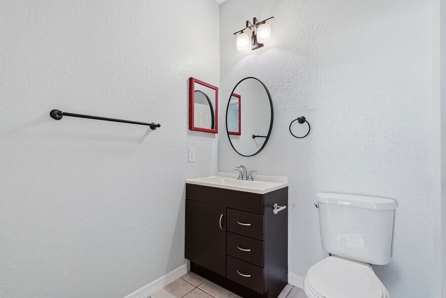 Building Photo - 5511 Legacy Crescent Pl