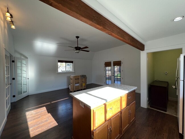 Building Photo - Hidden Gem in Benicia