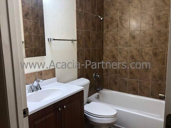 Building Photo - Spacious Eastside Property w/ Fenced Yard