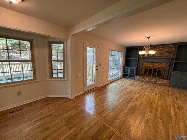 Building Photo - 295 Becky Dr