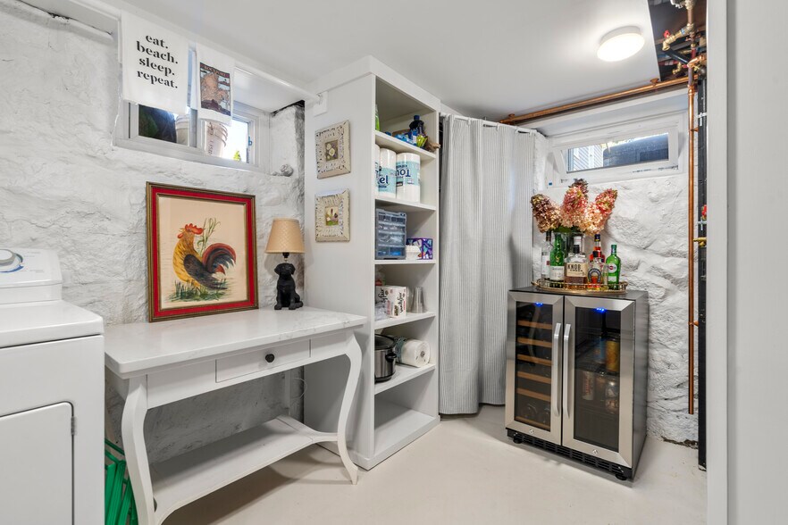 Building Photo - 5 Calebs Ln