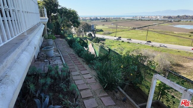 Building Photo - 8120 Billowvista Dr