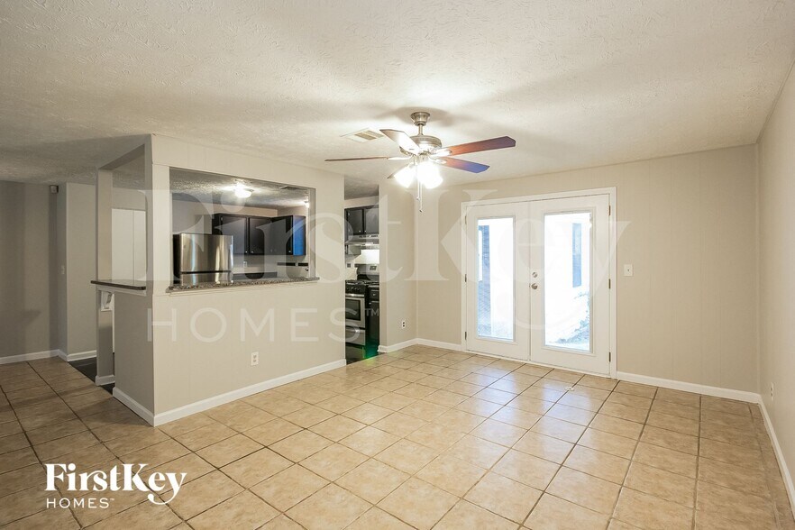 Building Photo - 5225 Martins Crossing Rd