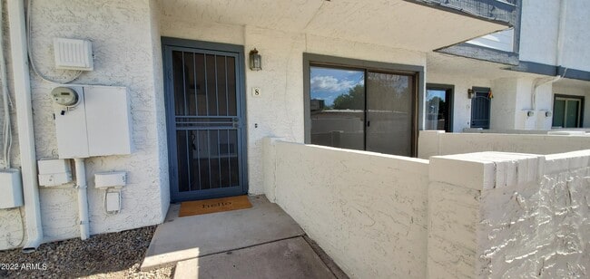 Building Photo - 3411 N 12th Pl