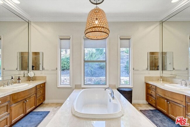 Building Photo - 2860 Dewdrop Pl