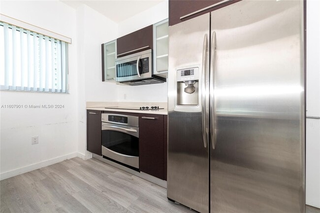 Building Photo - 333 NE 24th St