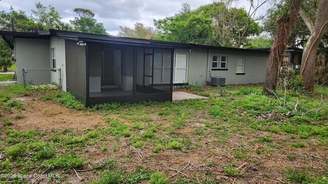 Building Photo - 102 S Christmas Hill Rd